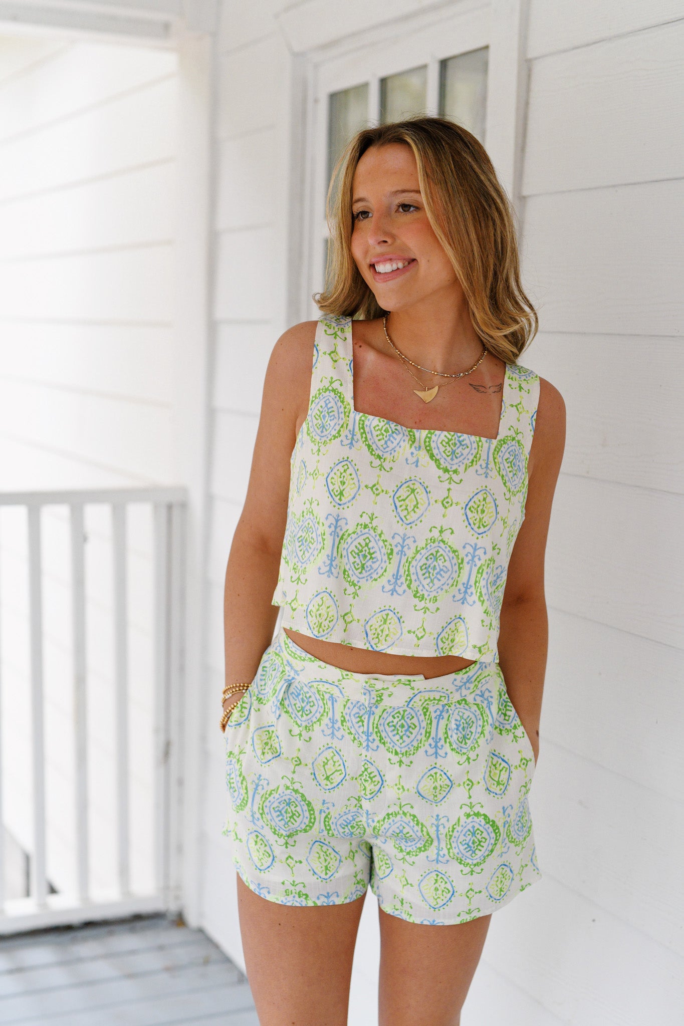 Amy Squared Neck Set - Lime