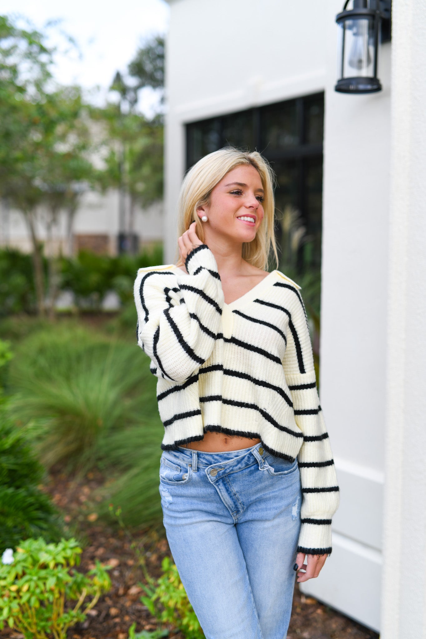 Lucy Striped Collar Sweater Top - IVORY/BLACK